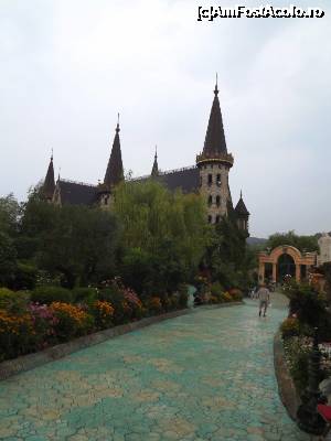 [P01] Castelul din Ravadinovo - un kitsch monstruos » foto by Dragoș_MD
 - 
<span class="allrVoted glyphicon glyphicon-heart hidden" id="av701651"></span>
<a class="m-l-10 hidden" id="sv701651" onclick="voting_Foto_DelVot(,701651,25001)" role="button">șterge vot <span class="glyphicon glyphicon-remove"></span></a>
<a id="v9701651" class=" c-red"  onclick="voting_Foto_SetVot(701651)" role="button"><span class="glyphicon glyphicon-heart-empty"></span> <b>LIKE</b> = Votează poza</a> <img class="hidden"  id="f701651W9" src="/imagini/loader.gif" border="0" /><span class="AjErrMes hidden" id="e701651ErM"></span>