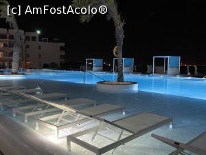 [P22] Iberostar Kuriat Palace - piscina noaptea » foto by nicole33
 - 
<span class="allrVoted glyphicon glyphicon-heart hidden" id="av1308371"></span>
<a class="m-l-10 hidden" id="sv1308371" onclick="voting_Foto_DelVot(,1308371,25002)" role="button">șterge vot <span class="glyphicon glyphicon-remove"></span></a>
<a id="v91308371" class=" c-red"  onclick="voting_Foto_SetVot(1308371)" role="button"><span class="glyphicon glyphicon-heart-empty"></span> <b>LIKE</b> = Votează poza</a> <img class="hidden"  id="f1308371W9" src="/imagini/loader.gif" border="0" /><span class="AjErrMes hidden" id="e1308371ErM"></span>