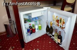 [P17] Hotel Jumbo din Chişinău- minibarul in camera noastră » foto by kelyboy
 - 
<span class="allrVoted glyphicon glyphicon-heart hidden" id="av1064030"></span>
<a class="m-l-10 hidden" id="sv1064030" onclick="voting_Foto_DelVot(,1064030,25032)" role="button">șterge vot <span class="glyphicon glyphicon-remove"></span></a>
<a id="v91064030" class=" c-red"  onclick="voting_Foto_SetVot(1064030)" role="button"><span class="glyphicon glyphicon-heart-empty"></span> <b>LIKE</b> = Votează poza</a> <img class="hidden"  id="f1064030W9" src="/imagini/loader.gif" border="0" /><span class="AjErrMes hidden" id="e1064030ErM"></span>