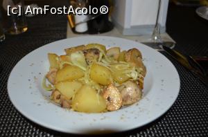 [P08] Hotel Jumbo din Chişinău - cina a la carte, salată caldă de cartofi şi cuperci- delicioasă!  » foto by kelyboy
 - 
<span class="allrVoted glyphicon glyphicon-heart hidden" id="av1064021"></span>
<a class="m-l-10 hidden" id="sv1064021" onclick="voting_Foto_DelVot(,1064021,25032)" role="button">șterge vot <span class="glyphicon glyphicon-remove"></span></a>
<a id="v91064021" class=" c-red"  onclick="voting_Foto_SetVot(1064021)" role="button"><span class="glyphicon glyphicon-heart-empty"></span> <b>LIKE</b> = Votează poza</a> <img class="hidden"  id="f1064021W9" src="/imagini/loader.gif" border="0" /><span class="AjErrMes hidden" id="e1064021ErM"></span>