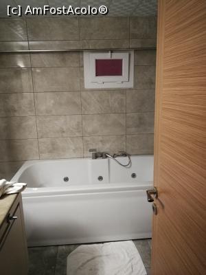 [P04] Baia apartamentului » foto by M'Liviu
 - 
<span class="allrVoted glyphicon glyphicon-heart hidden" id="av1089471"></span>
<a class="m-l-10 hidden" id="sv1089471" onclick="voting_Foto_DelVot(,1089471,25044)" role="button">șterge vot <span class="glyphicon glyphicon-remove"></span></a>
<a id="v91089471" class=" c-red"  onclick="voting_Foto_SetVot(1089471)" role="button"><span class="glyphicon glyphicon-heart-empty"></span> <b>LIKE</b> = Votează poza</a> <img class="hidden"  id="f1089471W9" src="/imagini/loader.gif" border="0" /><span class="AjErrMes hidden" id="e1089471ErM"></span>