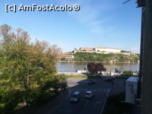 [P01] Vedere de pe balconul apartamentului către Cetatea Petrovaradin.  » foto by adighh
 - 
<span class="allrVoted glyphicon glyphicon-heart hidden" id="av1066673"></span>
<a class="m-l-10 hidden" id="sv1066673" onclick="voting_Foto_DelVot(,1066673,25065)" role="button">șterge vot <span class="glyphicon glyphicon-remove"></span></a>
<a id="v91066673" class=" c-red"  onclick="voting_Foto_SetVot(1066673)" role="button"><span class="glyphicon glyphicon-heart-empty"></span> <b>LIKE</b> = Votează poza</a> <img class="hidden"  id="f1066673W9" src="/imagini/loader.gif" border="0" /><span class="AjErrMes hidden" id="e1066673ErM"></span>