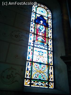 [P11] Vitraliu din biserica » foto by dorgo
 - 
<span class="allrVoted glyphicon glyphicon-heart hidden" id="av774977"></span>
<a class="m-l-10 hidden" id="sv774977" onclick="voting_Foto_DelVot(,774977,25156)" role="button">șterge vot <span class="glyphicon glyphicon-remove"></span></a>
<a id="v9774977" class=" c-red"  onclick="voting_Foto_SetVot(774977)" role="button"><span class="glyphicon glyphicon-heart-empty"></span> <b>LIKE</b> = Votează poza</a> <img class="hidden"  id="f774977W9" src="/imagini/loader.gif" border="0" /><span class="AjErrMes hidden" id="e774977ErM"></span>