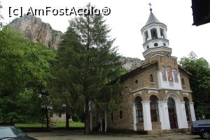 [P10] Dryanovo, Mănăstirea Dryanovo, Biserica Sf. Arhanghel Mihail strălucește în soarele blând de început de vară, greu am reușit să o pozez în totalitate » foto by mprofeanu
 - 
<span class="allrVoted glyphicon glyphicon-heart hidden" id="av1252489"></span>
<a class="m-l-10 hidden" id="sv1252489" onclick="voting_Foto_DelVot(,1252489,25162)" role="button">șterge vot <span class="glyphicon glyphicon-remove"></span></a>
<a id="v91252489" class=" c-red"  onclick="voting_Foto_SetVot(1252489)" role="button"><span class="glyphicon glyphicon-heart-empty"></span> <b>LIKE</b> = Votează poza</a> <img class="hidden"  id="f1252489W9" src="/imagini/loader.gif" border="0" /><span class="AjErrMes hidden" id="e1252489ErM"></span>