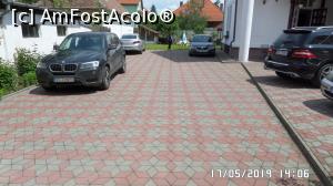 [P03] Pensiunea Millenium, Sibiu. Parcarea » foto by ungureanica
 - 
<span class="allrVoted glyphicon glyphicon-heart hidden" id="av1072192"></span>
<a class="m-l-10 hidden" id="sv1072192" onclick="voting_Foto_DelVot(,1072192,25170)" role="button">șterge vot <span class="glyphicon glyphicon-remove"></span></a>
<a id="v91072192" class=" c-red"  onclick="voting_Foto_SetVot(1072192)" role="button"><span class="glyphicon glyphicon-heart-empty"></span> <b>LIKE</b> = Votează poza</a> <img class="hidden"  id="f1072192W9" src="/imagini/loader.gif" border="0" /><span class="AjErrMes hidden" id="e1072192ErM"></span>