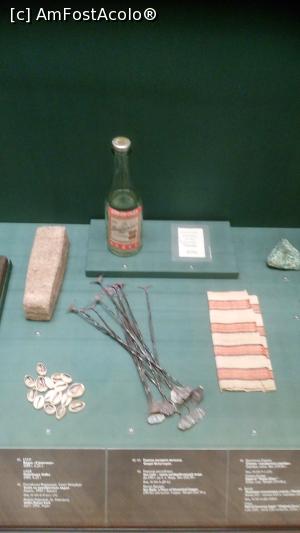 [P20] In salonul de numismatica troneaza o sticla de vodca Stolicinaia din 1988. Care e legatur cu monezile?  » foto by senateo
 - 
<span class="allrVoted glyphicon glyphicon-heart hidden" id="av896934"></span>
<a class="m-l-10 hidden" id="sv896934" onclick="voting_Foto_DelVot(,896934,25186)" role="button">șterge vot <span class="glyphicon glyphicon-remove"></span></a>
<a id="v9896934" class=" c-red"  onclick="voting_Foto_SetVot(896934)" role="button"><span class="glyphicon glyphicon-heart-empty"></span> <b>LIKE</b> = Votează poza</a> <img class="hidden"  id="f896934W9" src="/imagini/loader.gif" border="0" /><span class="AjErrMes hidden" id="e896934ErM"></span>