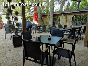 [P37] Terasa restaurantului » foto by crismis
 - 
<span class="allrVoted glyphicon glyphicon-heart hidden" id="av1074791"></span>
<a class="m-l-10 hidden" id="sv1074791" onclick="voting_Foto_DelVot(,1074791,25193)" role="button">șterge vot <span class="glyphicon glyphicon-remove"></span></a>
<a id="v91074791" class=" c-red"  onclick="voting_Foto_SetVot(1074791)" role="button"><span class="glyphicon glyphicon-heart-empty"></span> <b>LIKE</b> = Votează poza</a> <img class="hidden"  id="f1074791W9" src="/imagini/loader.gif" border="0" /><span class="AjErrMes hidden" id="e1074791ErM"></span>