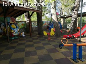 [P38] O parte din locul de joacă pentru copii » foto by crismis
 - 
<span class="allrVoted glyphicon glyphicon-heart hidden" id="av1074792"></span>
<a class="m-l-10 hidden" id="sv1074792" onclick="voting_Foto_DelVot(,1074792,25193)" role="button">șterge vot <span class="glyphicon glyphicon-remove"></span></a>
<a id="v91074792" class=" c-red"  onclick="voting_Foto_SetVot(1074792)" role="button"><span class="glyphicon glyphicon-heart-empty"></span> <b>LIKE</b> = Votează poza</a> <img class="hidden"  id="f1074792W9" src="/imagini/loader.gif" border="0" /><span class="AjErrMes hidden" id="e1074792ErM"></span>