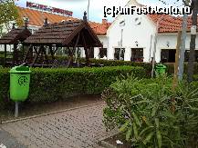 [P04] Paprika Csarda [Hegyeshalom] - vedere din parcare. Se observa in fundal hotelul, iar in fata terasa. » foto by creivean
 - 
<span class="allrVoted glyphicon glyphicon-heart hidden" id="av312484"></span>
<a class="m-l-10 hidden" id="sv312484" onclick="voting_Foto_DelVot(,312484,25221)" role="button">șterge vot <span class="glyphicon glyphicon-remove"></span></a>
<a id="v9312484" class=" c-red"  onclick="voting_Foto_SetVot(312484)" role="button"><span class="glyphicon glyphicon-heart-empty"></span> <b>LIKE</b> = Votează poza</a> <img class="hidden"  id="f312484W9" src="/imagini/loader.gif" border="0" /><span class="AjErrMes hidden" id="e312484ErM"></span>