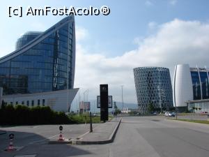 [P09] cladiri de birouri langa hotel » foto by ceasornicarul
 - 
<span class="allrVoted glyphicon glyphicon-heart hidden" id="av1076539"></span>
<a class="m-l-10 hidden" id="sv1076539" onclick="voting_Foto_DelVot(,1076539,25223)" role="button">șterge vot <span class="glyphicon glyphicon-remove"></span></a>
<a id="v91076539" class=" c-red"  onclick="voting_Foto_SetVot(1076539)" role="button"><span class="glyphicon glyphicon-heart-empty"></span> <b>LIKE</b> = Votează poza</a> <img class="hidden"  id="f1076539W9" src="/imagini/loader.gif" border="0" /><span class="AjErrMes hidden" id="e1076539ErM"></span>