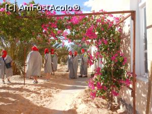 [P05] Douz - Un grup gata de pornire în deșert.  » foto by iulianic
 - 
<span class="allrVoted glyphicon glyphicon-heart hidden" id="av1077322"></span>
<a class="m-l-10 hidden" id="sv1077322" onclick="voting_Foto_DelVot(,1077322,25227)" role="button">șterge vot <span class="glyphicon glyphicon-remove"></span></a>
<a id="v91077322" class=" c-red"  onclick="voting_Foto_SetVot(1077322)" role="button"><span class="glyphicon glyphicon-heart-empty"></span> <b>LIKE</b> = Votează poza</a> <img class="hidden"  id="f1077322W9" src="/imagini/loader.gif" border="0" /><span class="AjErrMes hidden" id="e1077322ErM"></span>