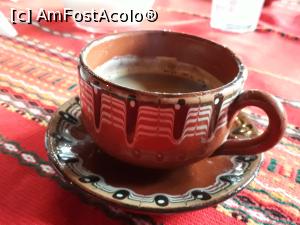 [P26] Dedovite Kashti Staro Stefanovo. O cafea buna, intr-o cescuta din ceramica de Troian.  » foto by Floria
 - 
<span class="allrVoted glyphicon glyphicon-heart hidden" id="av1077144"></span>
<a class="m-l-10 hidden" id="sv1077144" onclick="voting_Foto_DelVot(,1077144,25230)" role="button">șterge vot <span class="glyphicon glyphicon-remove"></span></a>
<a id="v91077144" class=" c-red"  onclick="voting_Foto_SetVot(1077144)" role="button"><span class="glyphicon glyphicon-heart-empty"></span> <b>LIKE</b> = Votează poza</a> <img class="hidden"  id="f1077144W9" src="/imagini/loader.gif" border="0" /><span class="AjErrMes hidden" id="e1077144ErM"></span>