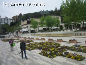 [P01] Centru, piazza Italia » foto by Michi
 - 
<span class="allrVoted glyphicon glyphicon-heart hidden" id="av740430"></span>
<a class="m-l-10 hidden" id="sv740430" onclick="voting_Foto_DelVot(,740430,25278)" role="button">șterge vot <span class="glyphicon glyphicon-remove"></span></a>
<a id="v9740430" class=" c-red"  onclick="voting_Foto_SetVot(740430)" role="button"><span class="glyphicon glyphicon-heart-empty"></span> <b>LIKE</b> = Votează poza</a> <img class="hidden"  id="f740430W9" src="/imagini/loader.gif" border="0" /><span class="AjErrMes hidden" id="e740430ErM"></span>