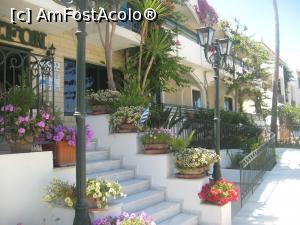 [P20] Pe aleea ce duce de la hotel la mare, se afla si alte hoteluri simpatice » foto by dorgo
 - 
<span class="allrVoted glyphicon glyphicon-heart hidden" id="av1125396"></span>
<a class="m-l-10 hidden" id="sv1125396" onclick="voting_Foto_DelVot(,1125396,25283)" role="button">șterge vot <span class="glyphicon glyphicon-remove"></span></a>
<a id="v91125396" class=" c-red"  onclick="voting_Foto_SetVot(1125396)" role="button"><span class="glyphicon glyphicon-heart-empty"></span> <b>LIKE</b> = Votează poza</a> <img class="hidden"  id="f1125396W9" src="/imagini/loader.gif" border="0" /><span class="AjErrMes hidden" id="e1125396ErM"></span>