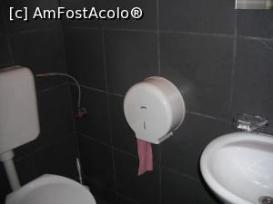 [P20] O jumătate din baie.  » foto by Zoazore
 - 
<span class="allrVoted glyphicon glyphicon-heart hidden" id="av1081841"></span>
<a class="m-l-10 hidden" id="sv1081841" onclick="voting_Foto_DelVot(,1081841,25302)" role="button">șterge vot <span class="glyphicon glyphicon-remove"></span></a>
<a id="v91081841" class=" c-red"  onclick="voting_Foto_SetVot(1081841)" role="button"><span class="glyphicon glyphicon-heart-empty"></span> <b>LIKE</b> = Votează poza</a> <img class="hidden"  id="f1081841W9" src="/imagini/loader.gif" border="0" /><span class="AjErrMes hidden" id="e1081841ErM"></span>