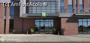 [P03] Ibis Styles Hotel - intrare.  » foto by Aurici
 - 
<span class="allrVoted glyphicon glyphicon-heart hidden" id="av1131711"></span>
<a class="m-l-10 hidden" id="sv1131711" onclick="voting_Foto_DelVot(,1131711,25352)" role="button">șterge vot <span class="glyphicon glyphicon-remove"></span></a>
<a id="v91131711" class=" c-red"  onclick="voting_Foto_SetVot(1131711)" role="button"><span class="glyphicon glyphicon-heart-empty"></span> <b>LIKE</b> = Votează poza</a> <img class="hidden"  id="f1131711W9" src="/imagini/loader.gif" border="0" /><span class="AjErrMes hidden" id="e1131711ErM"></span>