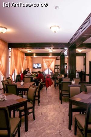 [P09] Restaurantul » foto by adrianaglogo <span class="label label-default labelC_thin small">NEVOTABILĂ</span>