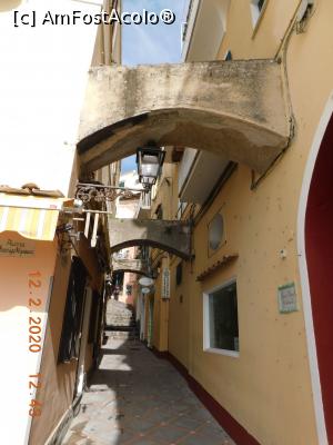 [P13] Case unite de arcade în Positano » foto by irinad
 - 
<span class="allrVoted glyphicon glyphicon-heart hidden" id="av1161708"></span>
<a class="m-l-10 hidden" id="sv1161708" onclick="voting_Foto_DelVot(,1161708,25401)" role="button">șterge vot <span class="glyphicon glyphicon-remove"></span></a>
<a id="v91161708" class=" c-red"  onclick="voting_Foto_SetVot(1161708)" role="button"><span class="glyphicon glyphicon-heart-empty"></span> <b>LIKE</b> = Votează poza</a> <img class="hidden"  id="f1161708W9" src="/imagini/loader.gif" border="0" /><span class="AjErrMes hidden" id="e1161708ErM"></span>