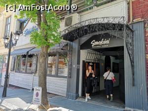 [P01] Intrarea la Restaurant Smokini » foto by crismis
 - 
<span class="allrVoted glyphicon glyphicon-heart hidden" id="av1088498"></span>
<a class="m-l-10 hidden" id="sv1088498" onclick="voting_Foto_DelVot(,1088498,25414)" role="button">șterge vot <span class="glyphicon glyphicon-remove"></span></a>
<a id="v91088498" class=" c-red"  onclick="voting_Foto_SetVot(1088498)" role="button"><span class="glyphicon glyphicon-heart-empty"></span> <b>LIKE</b> = Votează poza</a> <img class="hidden"  id="f1088498W9" src="/imagini/loader.gif" border="0" /><span class="AjErrMes hidden" id="e1088498ErM"></span>