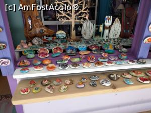 [P05] Produse hand-made pe la micile magazinașe de souveniruri. » foto by maryka
 - 
<span class="allrVoted glyphicon glyphicon-heart hidden" id="av1203072"></span>
<a class="m-l-10 hidden" id="sv1203072" onclick="voting_Foto_DelVot(,1203072,25424)" role="button">șterge vot <span class="glyphicon glyphicon-remove"></span></a>
<a id="v91203072" class=" c-red"  onclick="voting_Foto_SetVot(1203072)" role="button"><span class="glyphicon glyphicon-heart-empty"></span> <b>LIKE</b> = Votează poza</a> <img class="hidden"  id="f1203072W9" src="/imagini/loader.gif" border="0" /><span class="AjErrMes hidden" id="e1203072ErM"></span>