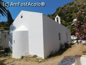 [P30] Aceeaşi bisericuţă Panagia din Loutro » foto by irinad <span class="label label-default labelC_thin small">NEVOTABILĂ</span>