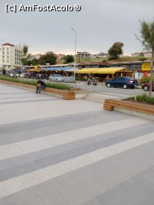 [P11] Faleza Gelibolu si hotelul » foto by michaela_1961
 - 
<span class="allrVoted glyphicon glyphicon-heart hidden" id="av1318265"></span>
<a class="m-l-10 hidden" id="sv1318265" onclick="voting_Foto_DelVot(,1318265,25429)" role="button">șterge vot <span class="glyphicon glyphicon-remove"></span></a>
<a id="v91318265" class=" c-red"  onclick="voting_Foto_SetVot(1318265)" role="button"><span class="glyphicon glyphicon-heart-empty"></span> <b>LIKE</b> = Votează poza</a> <img class="hidden"  id="f1318265W9" src="/imagini/loader.gif" border="0" /><span class="AjErrMes hidden" id="e1318265ErM"></span>