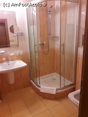 [P21] Hotelul Askania Praga - in camera noastra- grupul sanitar » foto by silvia tudoran
 - 
<span class="allrVoted glyphicon glyphicon-heart hidden" id="av1089950"></span>
<a class="m-l-10 hidden" id="sv1089950" onclick="voting_Foto_DelVot(,1089950,25431)" role="button">șterge vot <span class="glyphicon glyphicon-remove"></span></a>
<a id="v91089950" class=" c-red"  onclick="voting_Foto_SetVot(1089950)" role="button"><span class="glyphicon glyphicon-heart-empty"></span> <b>LIKE</b> = Votează poza</a> <img class="hidden"  id="f1089950W9" src="/imagini/loader.gif" border="0" /><span class="AjErrMes hidden" id="e1089950ErM"></span>