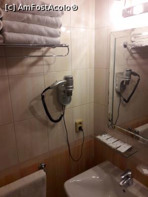[P22] Hotelul Askania Praga - in camera noastra- grupul sanitar » foto by silvia tudoran
 - 
<span class="allrVoted glyphicon glyphicon-heart hidden" id="av1089952"></span>
<a class="m-l-10 hidden" id="sv1089952" onclick="voting_Foto_DelVot(,1089952,25431)" role="button">șterge vot <span class="glyphicon glyphicon-remove"></span></a>
<a id="v91089952" class=" c-red"  onclick="voting_Foto_SetVot(1089952)" role="button"><span class="glyphicon glyphicon-heart-empty"></span> <b>LIKE</b> = Votează poza</a> <img class="hidden"  id="f1089952W9" src="/imagini/loader.gif" border="0" /><span class="AjErrMes hidden" id="e1089952ErM"></span>