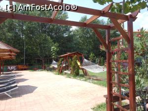 [P16] Bechet - Intrarea în micul parc de la Restaurant Escape.  » foto by iulianic
 - 
<span class="allrVoted glyphicon glyphicon-heart hidden" id="av1091309"></span>
<a class="m-l-10 hidden" id="sv1091309" onclick="voting_Foto_DelVot(,1091309,25455)" role="button">șterge vot <span class="glyphicon glyphicon-remove"></span></a>
<a id="v91091309" class=" c-red"  onclick="voting_Foto_SetVot(1091309)" role="button"><span class="glyphicon glyphicon-heart-empty"></span> <b>LIKE</b> = Votează poza</a> <img class="hidden"  id="f1091309W9" src="/imagini/loader.gif" border="0" /><span class="AjErrMes hidden" id="e1091309ErM"></span>