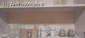 [P15] Timișoara, Apartamentul „7 min from city center”, Bucătăria, Dulap cu căni și pahare » foto by mprofeanu
 - 
<span class="allrVoted glyphicon glyphicon-heart hidden" id="av1495433"></span>
<a class="m-l-10 hidden" id="sv1495433" onclick="voting_Foto_DelVot(,1495433,25464)" role="button">șterge vot <span class="glyphicon glyphicon-remove"></span></a>
<a id="v91495433" class=" c-red"  onclick="voting_Foto_SetVot(1495433)" role="button"><span class="glyphicon glyphicon-heart-empty"></span> <b>LIKE</b> = Votează poza</a> <img class="hidden"  id="f1495433W9" src="/imagini/loader.gif" border="0" /><span class="AjErrMes hidden" id="e1495433ErM"></span>