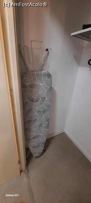 [P27] Timișoara, Apartamentul „7 min from city center”, Holul, Masa de călcat din Dulap » foto by mprofeanu
 - 
<span class="allrVoted glyphicon glyphicon-heart hidden" id="av1495451"></span>
<a class="m-l-10 hidden" id="sv1495451" onclick="voting_Foto_DelVot(,1495451,25464)" role="button">șterge vot <span class="glyphicon glyphicon-remove"></span></a>
<a id="v91495451" class=" c-red"  onclick="voting_Foto_SetVot(1495451)" role="button"><span class="glyphicon glyphicon-heart-empty"></span> <b>LIKE</b> = Votează poza</a> <img class="hidden"  id="f1495451W9" src="/imagini/loader.gif" border="0" /><span class="AjErrMes hidden" id="e1495451ErM"></span>