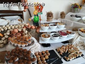 [P12] Dimineata la restaurant » foto by Miha1313
 - 
<span class="allrVoted glyphicon glyphicon-heart hidden" id="av1099299"></span>
<a class="m-l-10 hidden" id="sv1099299" onclick="voting_Foto_DelVot(,1099299,25504)" role="button">șterge vot <span class="glyphicon glyphicon-remove"></span></a>
<a id="v91099299" class=" c-red"  onclick="voting_Foto_SetVot(1099299)" role="button"><span class="glyphicon glyphicon-heart-empty"></span> <b>LIKE</b> = Votează poza</a> <img class="hidden"  id="f1099299W9" src="/imagini/loader.gif" border="0" /><span class="AjErrMes hidden" id="e1099299ErM"></span>