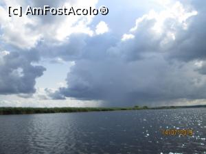 [P19] Pe lac era încă liniște » foto by Zoazore
 - 
<span class="allrVoted glyphicon glyphicon-heart hidden" id="av1095203"></span>
<a class="m-l-10 hidden" id="sv1095203" onclick="voting_Foto_DelVot(,1095203,25524)" role="button">șterge vot <span class="glyphicon glyphicon-remove"></span></a>
<a id="v91095203" class=" c-red"  onclick="voting_Foto_SetVot(1095203)" role="button"><span class="glyphicon glyphicon-heart-empty"></span> <b>LIKE</b> = Votează poza</a> <img class="hidden"  id="f1095203W9" src="/imagini/loader.gif" border="0" /><span class="AjErrMes hidden" id="e1095203ErM"></span>