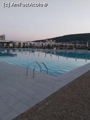 [P13] Vedere piscina » foto by ana anghel
 - 
<span class="allrVoted glyphicon glyphicon-heart hidden" id="av1179768"></span>
<a class="m-l-10 hidden" id="sv1179768" onclick="voting_Foto_DelVot(,1179768,25526)" role="button">șterge vot <span class="glyphicon glyphicon-remove"></span></a>
<a id="v91179768" class=" c-red"  onclick="voting_Foto_SetVot(1179768)" role="button"><span class="glyphicon glyphicon-heart-empty"></span> <b>LIKE</b> = Votează poza</a> <img class="hidden"  id="f1179768W9" src="/imagini/loader.gif" border="0" /><span class="AjErrMes hidden" id="e1179768ErM"></span>
