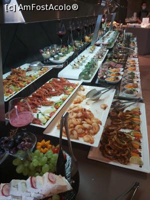 [P40] Restaurant » foto by ana anghel
 - 
<span class="allrVoted glyphicon glyphicon-heart hidden" id="av1179795"></span>
<a class="m-l-10 hidden" id="sv1179795" onclick="voting_Foto_DelVot(,1179795,25526)" role="button">șterge vot <span class="glyphicon glyphicon-remove"></span></a>
<a id="v91179795" class=" c-red"  onclick="voting_Foto_SetVot(1179795)" role="button"><span class="glyphicon glyphicon-heart-empty"></span> <b>LIKE</b> = Votează poza</a> <img class="hidden"  id="f1179795W9" src="/imagini/loader.gif" border="0" /><span class="AjErrMes hidden" id="e1179795ErM"></span>