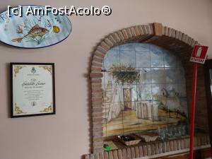 [P29] Interior Emiddio, una din diplome.  » foto by maryka
 - 
<span class="allrVoted glyphicon glyphicon-heart hidden" id="av1098115"></span>
<a class="m-l-10 hidden" id="sv1098115" onclick="voting_Foto_DelVot(,1098115,25565)" role="button">șterge vot <span class="glyphicon glyphicon-remove"></span></a>
<a id="v91098115" class=" c-red"  onclick="voting_Foto_SetVot(1098115)" role="button"><span class="glyphicon glyphicon-heart-empty"></span> <b>LIKE</b> = Votează poza</a> <img class="hidden"  id="f1098115W9" src="/imagini/loader.gif" border="0" /><span class="AjErrMes hidden" id="e1098115ErM"></span>