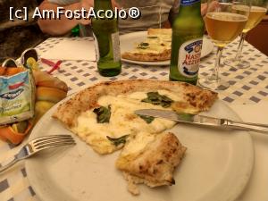 [P31] Pizza cu busuioc.  » foto by maryka
 - 
<span class="allrVoted glyphicon glyphicon-heart hidden" id="av1098117"></span>
<a class="m-l-10 hidden" id="sv1098117" onclick="voting_Foto_DelVot(,1098117,25565)" role="button">șterge vot <span class="glyphicon glyphicon-remove"></span></a>
<a id="v91098117" class=" c-red"  onclick="voting_Foto_SetVot(1098117)" role="button"><span class="glyphicon glyphicon-heart-empty"></span> <b>LIKE</b> = Votează poza</a> <img class="hidden"  id="f1098117W9" src="/imagini/loader.gif" border="0" /><span class="AjErrMes hidden" id="e1098117ErM"></span>