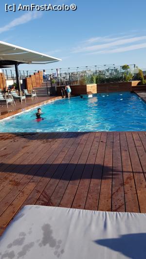 [P02] Piscina si cum se vede acropole in departare » foto by bogdan78
 - 
<span class="allrVoted glyphicon glyphicon-heart hidden" id="av1100271"></span>
<a class="m-l-10 hidden" id="sv1100271" onclick="voting_Foto_DelVot(,1100271,25598)" role="button">șterge vot <span class="glyphicon glyphicon-remove"></span></a>
<a id="v91100271" class=" c-red"  onclick="voting_Foto_SetVot(1100271)" role="button"><span class="glyphicon glyphicon-heart-empty"></span> <b>LIKE</b> = Votează poza</a> <img class="hidden"  id="f1100271W9" src="/imagini/loader.gif" border="0" /><span class="AjErrMes hidden" id="e1100271ErM"></span>