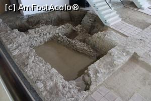 [P13] Niculițel, jud. Tulcea, Bazilica Paleocreştină, Una din scările pe care se coboară la Cripta Martirică (sunt blocate) » foto by mprofeanu
 - 
<span class="allrVoted glyphicon glyphicon-heart hidden" id="av1229620"></span>
<a class="m-l-10 hidden" id="sv1229620" onclick="voting_Foto_DelVot(,1229620,25623)" role="button">șterge vot <span class="glyphicon glyphicon-remove"></span></a>
<a id="v91229620" class=" c-red"  onclick="voting_Foto_SetVot(1229620)" role="button"><span class="glyphicon glyphicon-heart-empty"></span> <b>LIKE</b> = Votează poza</a> <img class="hidden"  id="f1229620W9" src="/imagini/loader.gif" border="0" /><span class="AjErrMes hidden" id="e1229620ErM"></span>