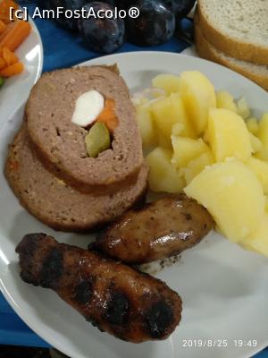 [P10] cina ..multe salate ...si fructe » foto by viorelgeorgescu
 - 
<span class="allrVoted glyphicon glyphicon-heart hidden" id="av1102092"></span>
<a class="m-l-10 hidden" id="sv1102092" onclick="voting_Foto_DelVot(,1102092,25626)" role="button">șterge vot <span class="glyphicon glyphicon-remove"></span></a>
<a id="v91102092" class=" c-red"  onclick="voting_Foto_SetVot(1102092)" role="button"><span class="glyphicon glyphicon-heart-empty"></span> <b>LIKE</b> = Votează poza</a> <img class="hidden"  id="f1102092W9" src="/imagini/loader.gif" border="0" /><span class="AjErrMes hidden" id="e1102092ErM"></span>