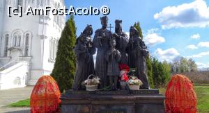 [P21] Diveevo. Mănăstirea Sfântul Serafim de Sarov: Grupul statuar al Romanovilor martiri de lângă Catedrala Schimbarea la Față a Domnului » foto by mariana.olaru
 - 
<span class="allrVoted glyphicon glyphicon-heart hidden" id="av1103178"></span>
<a class="m-l-10 hidden" id="sv1103178" onclick="voting_Foto_DelVot(,1103178,25634)" role="button">șterge vot <span class="glyphicon glyphicon-remove"></span></a>
<a id="v91103178" class=" c-red"  onclick="voting_Foto_SetVot(1103178)" role="button"><span class="glyphicon glyphicon-heart-empty"></span> <b>LIKE</b> = Votează poza</a> <img class="hidden"  id="f1103178W9" src="/imagini/loader.gif" border="0" /><span class="AjErrMes hidden" id="e1103178ErM"></span>