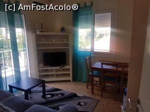 [P11] living cu canapea, apartamentul de sus » foto by Catalin Mate
 - 
<span class="allrVoted glyphicon glyphicon-heart hidden" id="av1103580"></span>
<a class="m-l-10 hidden" id="sv1103580" onclick="voting_Foto_DelVot(,1103580,25640)" role="button">șterge vot <span class="glyphicon glyphicon-remove"></span></a>
<a id="v91103580" class=" c-red"  onclick="voting_Foto_SetVot(1103580)" role="button"><span class="glyphicon glyphicon-heart-empty"></span> <b>LIKE</b> = Votează poza</a> <img class="hidden"  id="f1103580W9" src="/imagini/loader.gif" border="0" /><span class="AjErrMes hidden" id="e1103580ErM"></span>