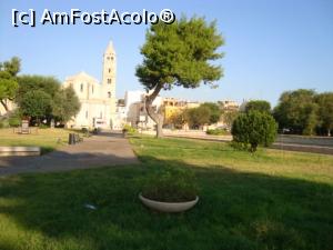 [P01] Barletta vedere spre catedrala » foto by Nicu
 - 
<span class="allrVoted glyphicon glyphicon-heart hidden" id="av1109667"></span>
<a class="m-l-10 hidden" id="sv1109667" onclick="voting_Foto_DelVot(,1109667,25701)" role="button">șterge vot <span class="glyphicon glyphicon-remove"></span></a>
<a id="v91109667" class=" c-red"  onclick="voting_Foto_SetVot(1109667)" role="button"><span class="glyphicon glyphicon-heart-empty"></span> <b>LIKE</b> = Votează poza</a> <img class="hidden"  id="f1109667W9" src="/imagini/loader.gif" border="0" /><span class="AjErrMes hidden" id="e1109667ErM"></span>