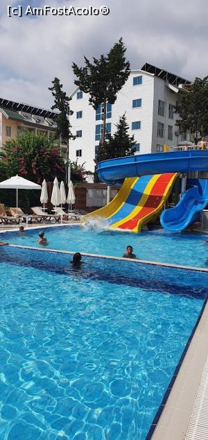 [P02] Piscina cu tobogane » foto by aandrei2
 - 
<span class="allrVoted glyphicon glyphicon-heart hidden" id="av1320746"></span>
<a class="m-l-10 hidden" id="sv1320746" onclick="voting_Foto_DelVot(,1320746,25702)" role="button">șterge vot <span class="glyphicon glyphicon-remove"></span></a>
<a id="v91320746" class=" c-red"  onclick="voting_Foto_SetVot(1320746)" role="button"><span class="glyphicon glyphicon-heart-empty"></span> <b>LIKE</b> = Votează poza</a> <img class="hidden"  id="f1320746W9" src="/imagini/loader.gif" border="0" /><span class="AjErrMes hidden" id="e1320746ErM"></span>