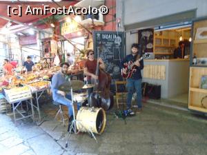 [P17] Mercato della Vucciria - cântăreții animă atmosfera » foto by Carmen Ion
 - 
<span class="allrVoted glyphicon glyphicon-heart hidden" id="av1108445"></span>
<a class="m-l-10 hidden" id="sv1108445" onclick="voting_Foto_DelVot(,1108445,25706)" role="button">șterge vot <span class="glyphicon glyphicon-remove"></span></a>
<a id="v91108445" class=" c-red"  onclick="voting_Foto_SetVot(1108445)" role="button"><span class="glyphicon glyphicon-heart-empty"></span> <b>LIKE</b> = Votează poza</a> <img class="hidden"  id="f1108445W9" src="/imagini/loader.gif" border="0" /><span class="AjErrMes hidden" id="e1108445ErM"></span>
