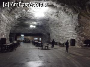 [P15] Restaurant in interiorul salinei Ocnele Mari unde se putea servi o ciorba (9-11 lei) sau un fel doi (in jur de 15 lei).  » foto by ascent
 - 
<span class="allrVoted glyphicon glyphicon-heart hidden" id="av1108875"></span>
<a class="m-l-10 hidden" id="sv1108875" onclick="voting_Foto_DelVot(,1108875,25710)" role="button">șterge vot <span class="glyphicon glyphicon-remove"></span></a>
<a id="v91108875" class=" c-red"  onclick="voting_Foto_SetVot(1108875)" role="button"><span class="glyphicon glyphicon-heart-empty"></span> <b>LIKE</b> = Votează poza</a> <img class="hidden"  id="f1108875W9" src="/imagini/loader.gif" border="0" /><span class="AjErrMes hidden" id="e1108875ErM"></span>