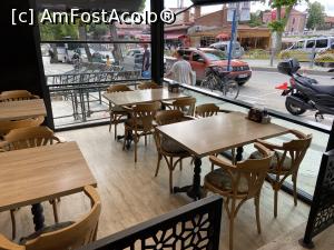 [P03] Köfteci Osman Restoran - o parte a terasei » foto by nicole33
 - 
<span class="allrVoted glyphicon glyphicon-heart hidden" id="av1371882"></span>
<a class="m-l-10 hidden" id="sv1371882" onclick="voting_Foto_DelVot(,1371882,25711)" role="button">șterge vot <span class="glyphicon glyphicon-remove"></span></a>
<a id="v91371882" class=" c-red"  onclick="voting_Foto_SetVot(1371882)" role="button"><span class="glyphicon glyphicon-heart-empty"></span> <b>LIKE</b> = Votează poza</a> <img class="hidden"  id="f1371882W9" src="/imagini/loader.gif" border="0" /><span class="AjErrMes hidden" id="e1371882ErM"></span>