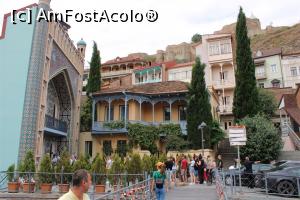 [P03] Georgia, Tbilisi, Orașul Vechi, Balcoane deosebite, în stânga intrarea la Baia Orbeliani, mi-a amintit de Iran, ..., de pe frumoasa stradă Abano și cohorte de turiști...  » foto by mprofeanu
 - 
<span class="allrVoted glyphicon glyphicon-heart hidden" id="av1108933"></span>
<a class="m-l-10 hidden" id="sv1108933" onclick="voting_Foto_DelVot(,1108933,25712)" role="button">șterge vot <span class="glyphicon glyphicon-remove"></span></a>
<a id="v91108933" class=" c-red"  onclick="voting_Foto_SetVot(1108933)" role="button"><span class="glyphicon glyphicon-heart-empty"></span> <b>LIKE</b> = Votează poza</a> <img class="hidden"  id="f1108933W9" src="/imagini/loader.gif" border="0" /><span class="AjErrMes hidden" id="e1108933ErM"></span>