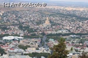 [P07] Georgia, Tbilisi, În centru Catedrala Sfânta Treime, în stânga Casa Serviciilor Publice clădirea cu pălării, văzute mult mai de sus de pe Muntele Mtatsminda, merită ajuns acolo, ai Tbilisi la picioare... » foto by mprofeanu
 - 
<span class="allrVoted glyphicon glyphicon-heart hidden" id="av1108937"></span>
<a class="m-l-10 hidden" id="sv1108937" onclick="voting_Foto_DelVot(,1108937,25712)" role="button">șterge vot <span class="glyphicon glyphicon-remove"></span></a>
<a id="v91108937" class=" c-red"  onclick="voting_Foto_SetVot(1108937)" role="button"><span class="glyphicon glyphicon-heart-empty"></span> <b>LIKE</b> = Votează poza</a> <img class="hidden"  id="f1108937W9" src="/imagini/loader.gif" border="0" /><span class="AjErrMes hidden" id="e1108937ErM"></span>