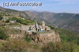 [P79] Armenia, Mănăstirea Tatev așezată pe stâncă văzută de la Tatev Vista Point, deosebită, se poate merge cu taxi sau pe jos, de neratat... în stânga se vede intrarea la telecabină » foto by mprofeanu
 - 
<span class="allrVoted glyphicon glyphicon-heart hidden" id="av1109042"></span>
<a class="m-l-10 hidden" id="sv1109042" onclick="voting_Foto_DelVot(,1109042,25712)" role="button">șterge vot <span class="glyphicon glyphicon-remove"></span></a>
<a id="v91109042" class=" c-red"  onclick="voting_Foto_SetVot(1109042)" role="button"><span class="glyphicon glyphicon-heart-empty"></span> <b>LIKE</b> = Votează poza</a> <img class="hidden"  id="f1109042W9" src="/imagini/loader.gif" border="0" /><span class="AjErrMes hidden" id="e1109042ErM"></span>